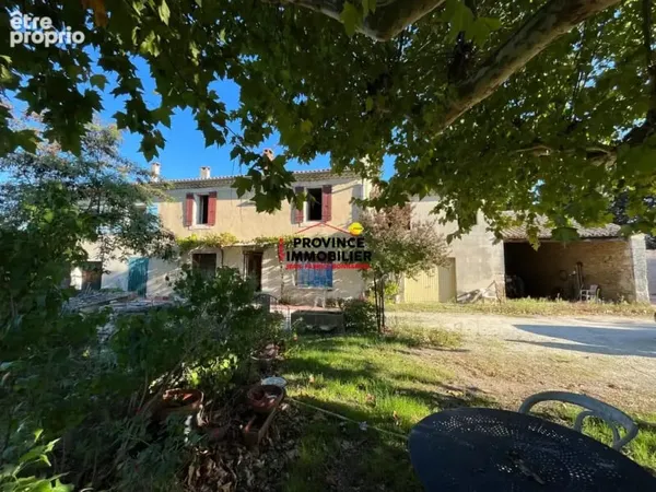 Maison 7 pièces 223 m² à vendre à Suze-La-Rousse (26790)