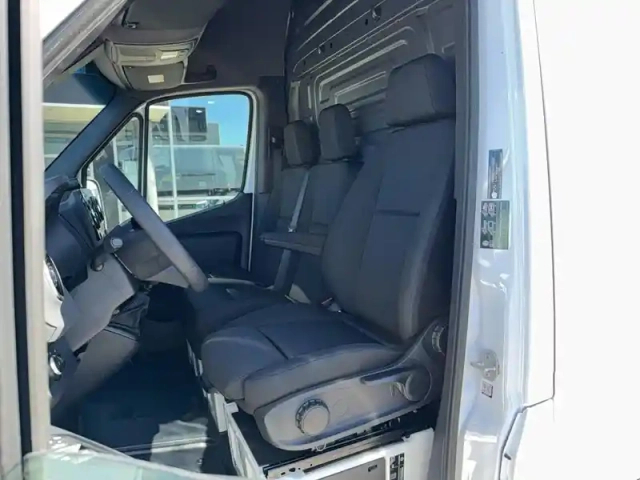 Mercedes Sprinter fgn 317 cdi 43 3.5t rwd — photo 11