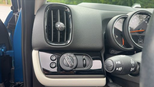 Mini Countryman 1.5 Cooper SE 224 ALL4 Steptronic6 - Exquisite – 2019 – 61854 km – Hybride rechargeable – Boîte Automatique — photo 18