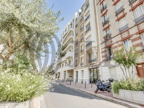 Local 185 m²