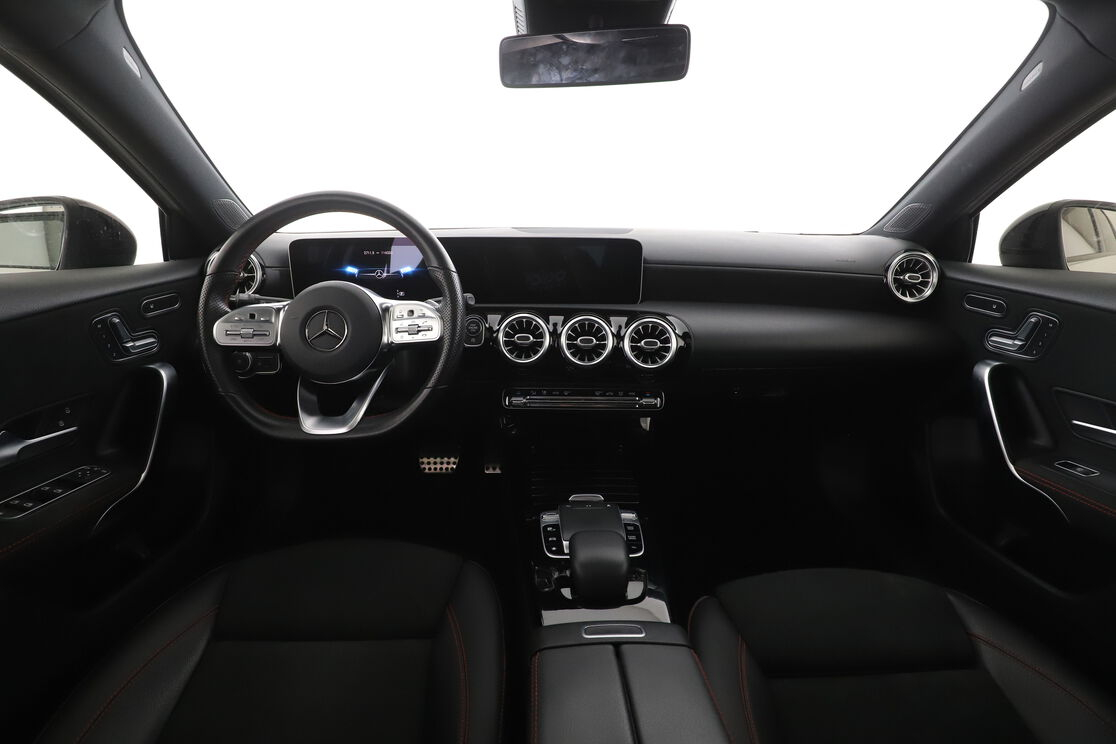 Mercedes-Benz Classe A 180 d AMG Line 7G-DCT — photo 11