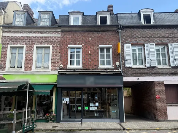 Maison mixte habitation et commerce