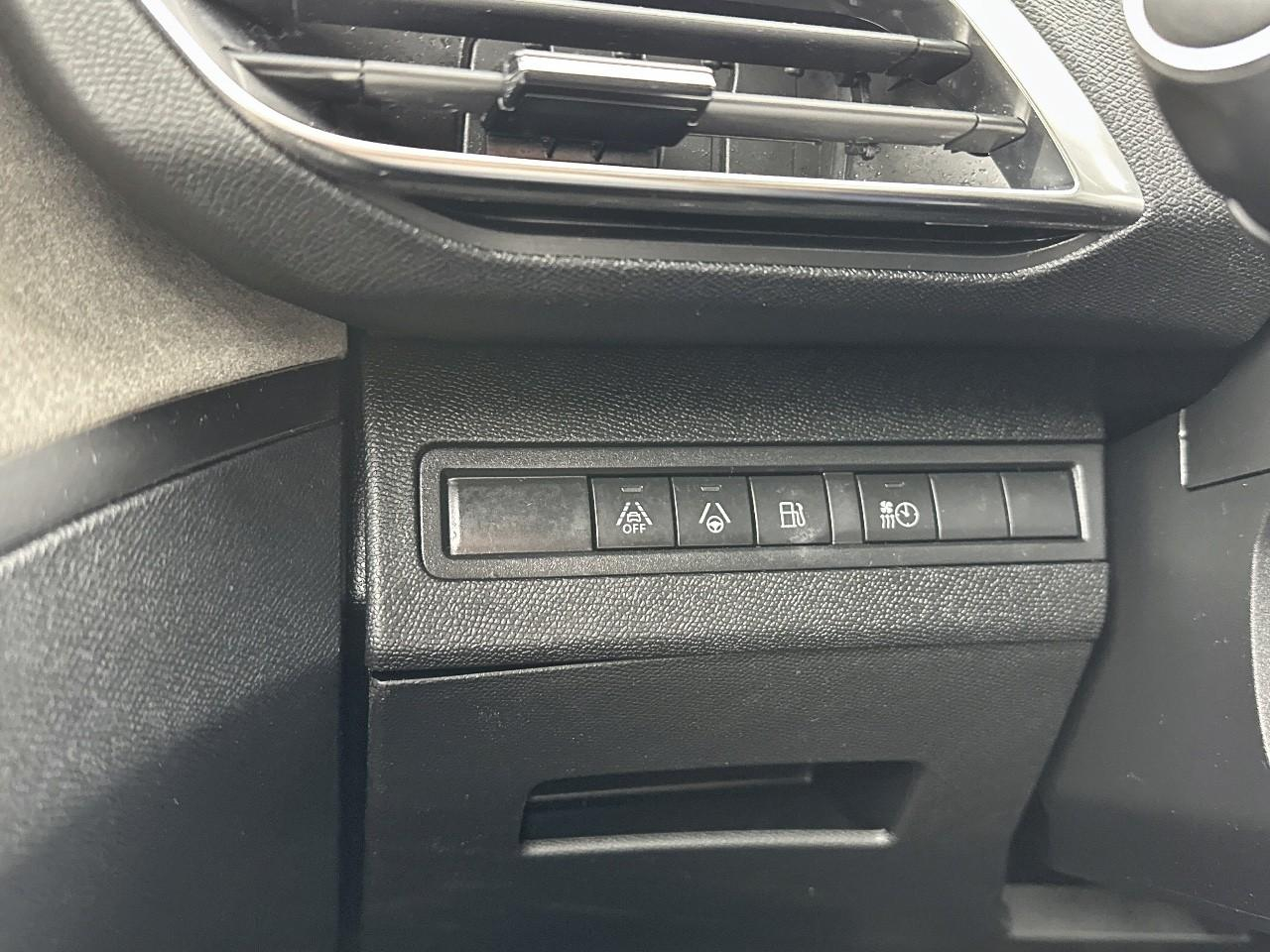 Peugeot 3008 hybrid 225 e-eat8 gt — photo 17