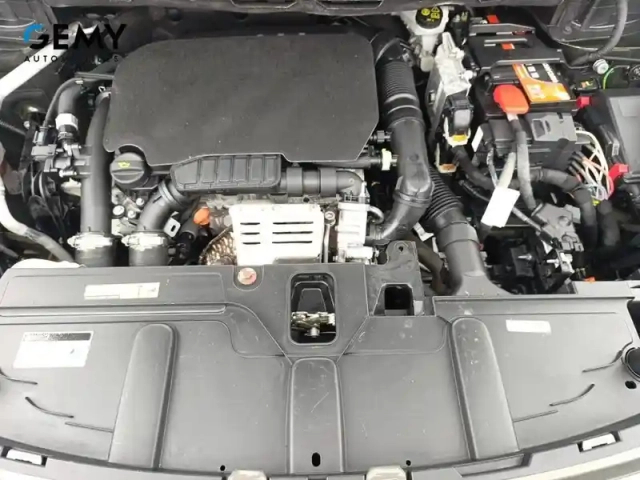 Peugeot 3008 1.2 puretech 130ch s&amp;s eat6 — photo 39
