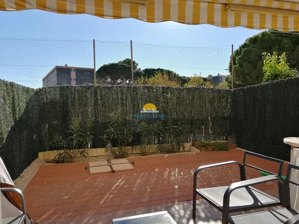 APPARTEMENT T2 MEUBLÉ EN RDJ FREJUS