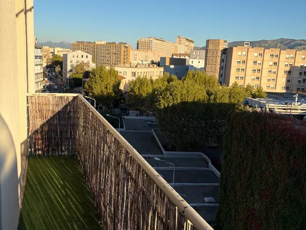 Appartement 3 pièces 56 m2 Saint Pierre 13005 MARSEILLE