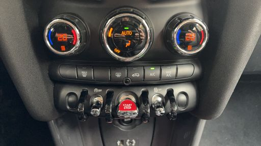 Mini Mini 1.5 Cooper 136 - Chili – 2017 – 58975 km – Essence – Boîte Manuelle — photo 10