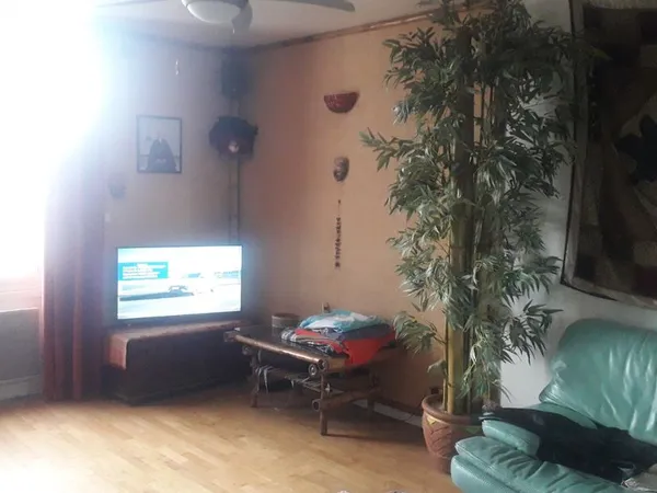 Chambre meublée