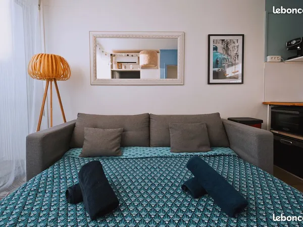 Studio 100% rénové port affaire à saisir