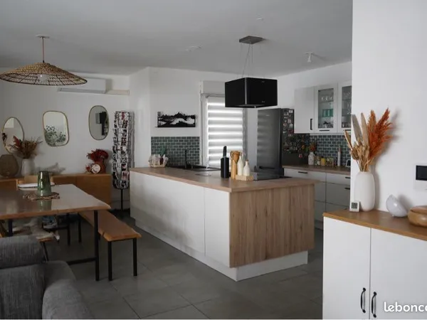 T3 lumineux de 72,7 m2 - Grande pièce de vie - Climatisation - 2 balcons - Garage - Horizon Méditerr