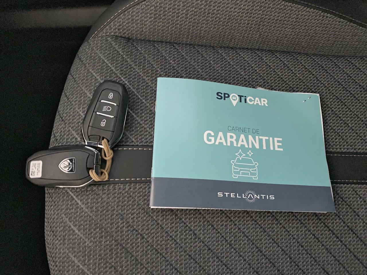 Peugeot 2008 hybrid 145 ch e-dcs6 allure — photo 13