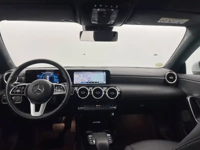 Mercedes Cla shooting brake 180 d 8g-dct — photo 30