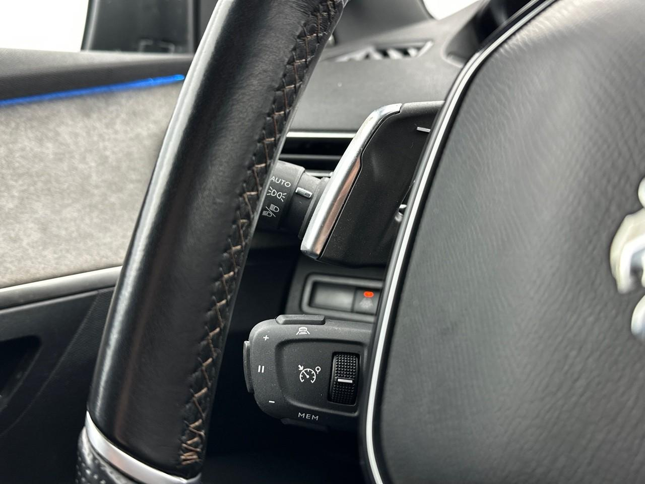 Peugeot 3008 hybrid 225 e-eat8 gt pack — photo 22