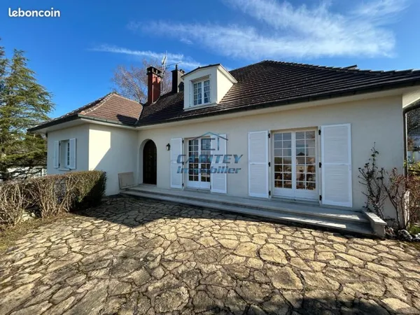 Maison 8 pièces 165 m²