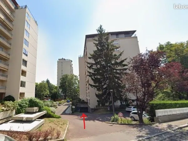 Place de parking souterraine sécurisée Croix-Rousse - Lyon 69004