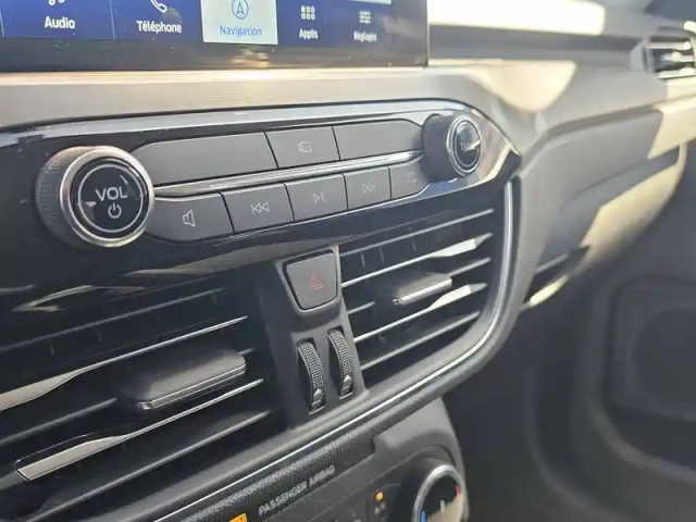 Ford Kuga 2.5 duratec 225 phev powershift — photo 79