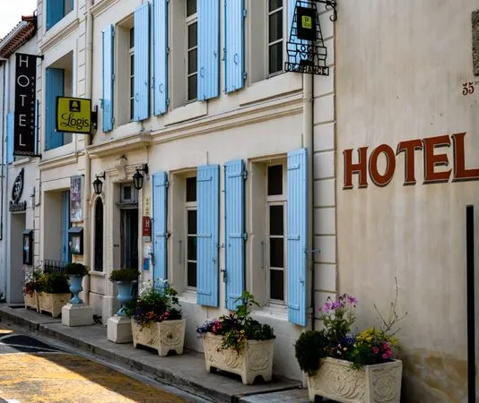 HOTEL/RESTAURANT * 24 clés Hérault entre Béziers. Forte renommée, clientèle fidèle exploité depuis e