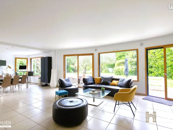 Maison 8 pièces 217 m²