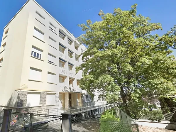 CHAMALIERES ,appartement à rénover avec balcon et garage