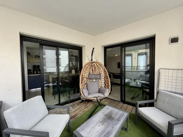 F3 avec terrasse - Prox Liberation/ Place Jean Moulin