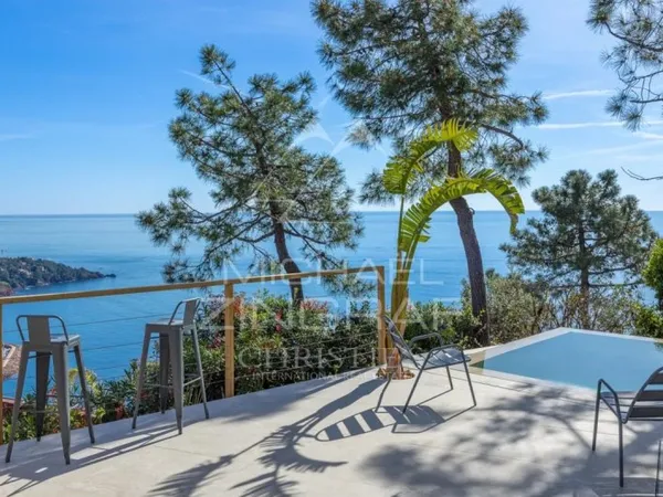 PROPRIÉTÉ CONTEMPORAINE AVEC VUE MER IMPRENABLE