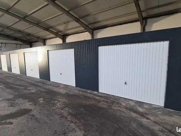 Garage à louer - 22 m² - Vannes