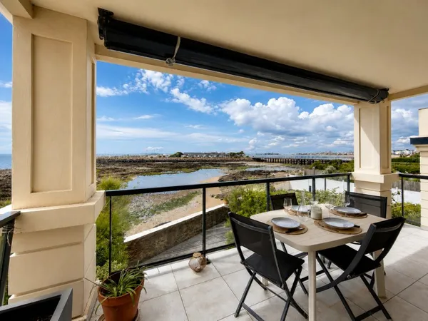 Exclusivité Pointe Du Bec à Pornichet, Bel appartement face à la mer