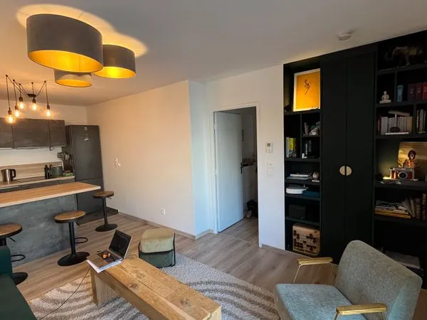 À LOUER - 2 PIÈCES MEUBLÉ DE 43 m² AVEC BALCON - BOIS-COLOMBES