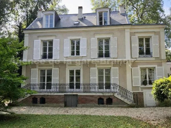 Maison de luxe 8 pièces 239 m²