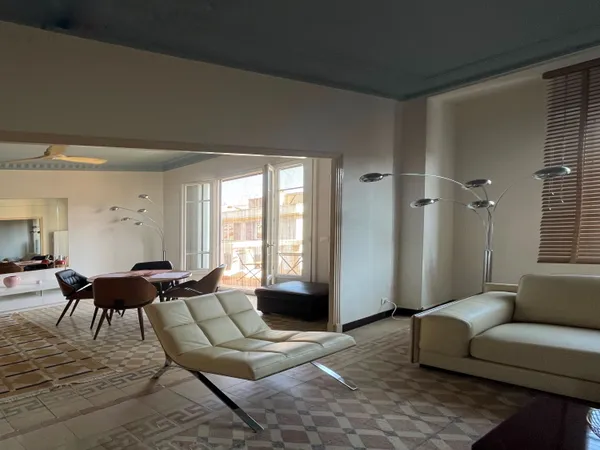 Loue appartement meublé standing 75m² grand confort au coeur de Marseille. Quartier des 5 Avenues