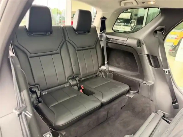 Land Rover Discovery mark iii sd4 2.0 240 ch — photo 14