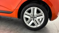 Renault Clio 1.5 Blue dCi 100ch Evolution - 24 — photo 32