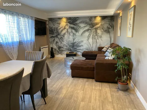 Appartement F3 80 m² complètement rénové - RDC - Parking privé - Fécamp