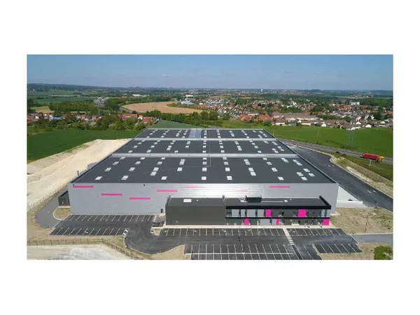 Entrepôt 8455 m²