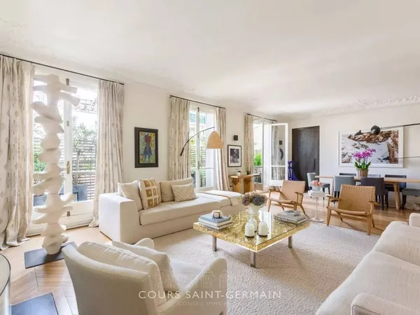 Appartement 7 pièces 230 m²