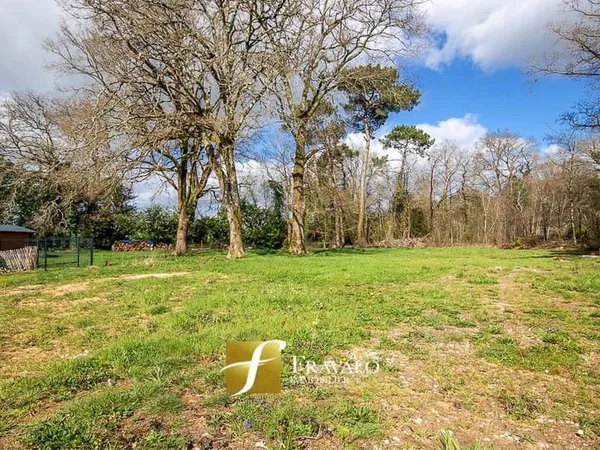 PLOEREN - BEAU TERRAIN DE 464 M2