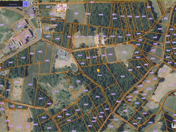 Terrain forestier non constructible 9726 m² - Volvic 63530
