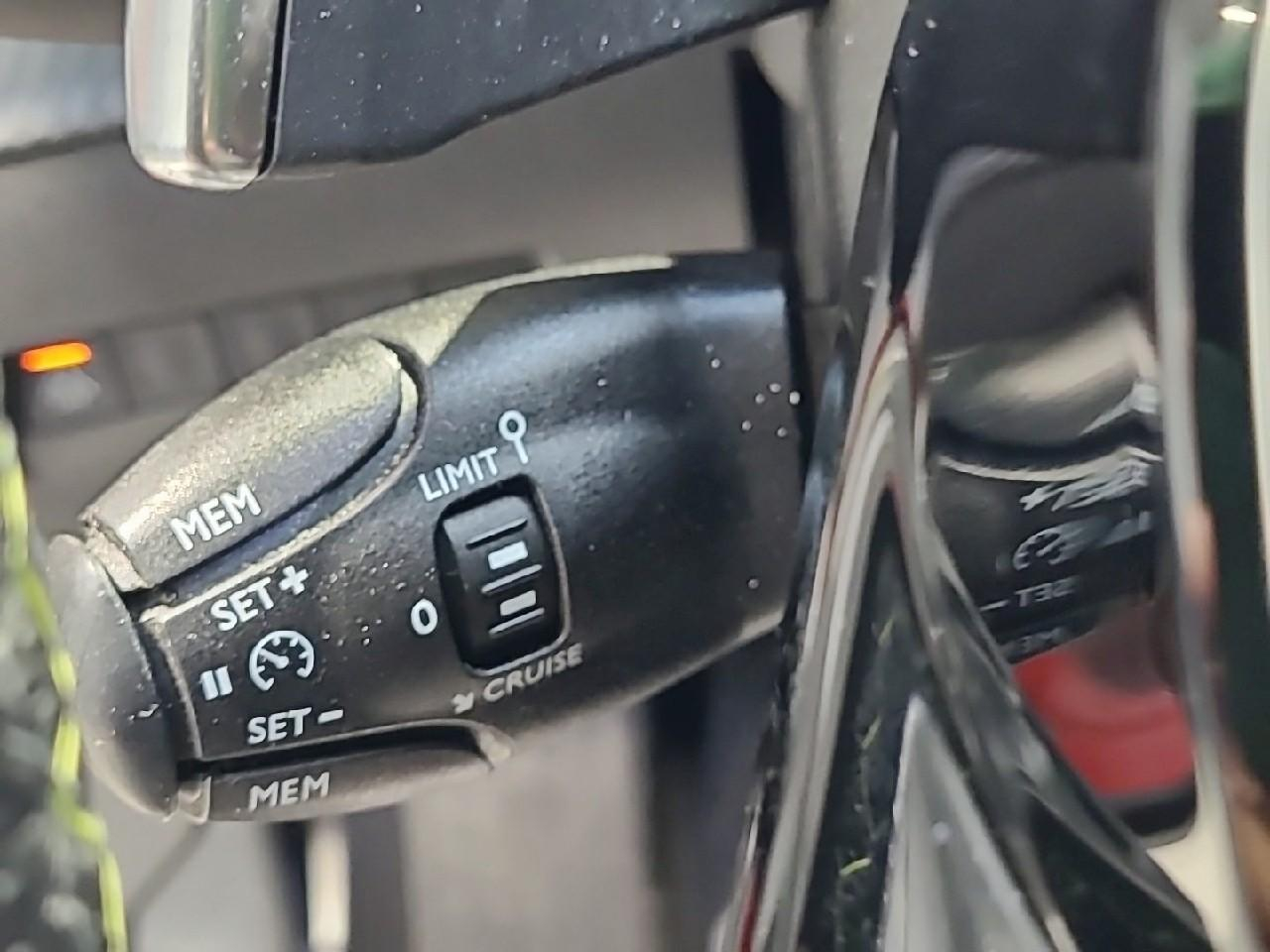 Peugeot 2008 puretech 130 s&s eat8 gt — photo 24
