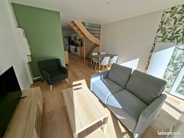 Appartement maison T3 Meublé 70m² neuf - Chemillé Centre + Parking 800