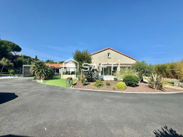 PAVILLON PLAIN PIED 5 CHAMBRES BUREAU ET GARAGE AUX PORTES DE NIORT !