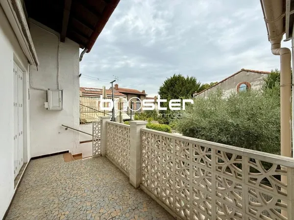 Saint Cyprien - Maison composée de 2 appartements avec patio et terrasse