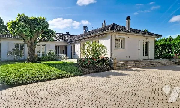 Maison 9 pièces 160 m²