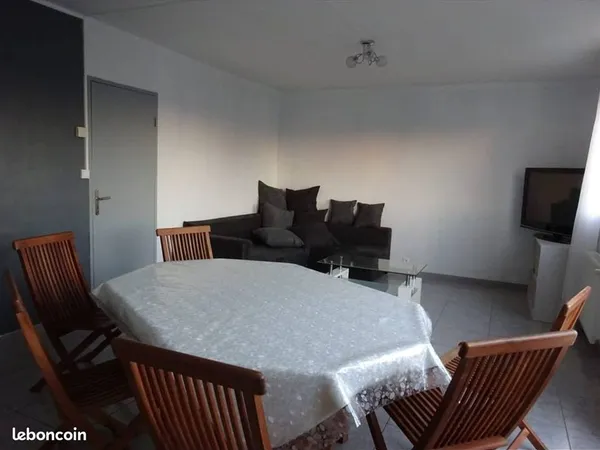 Chambre meublée disponible immédiatement dans une colocation de 77 m² à Villenave d'Ornon