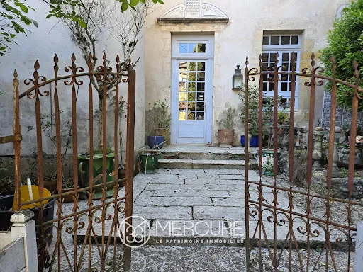 Maison 13 pièces 450 m²