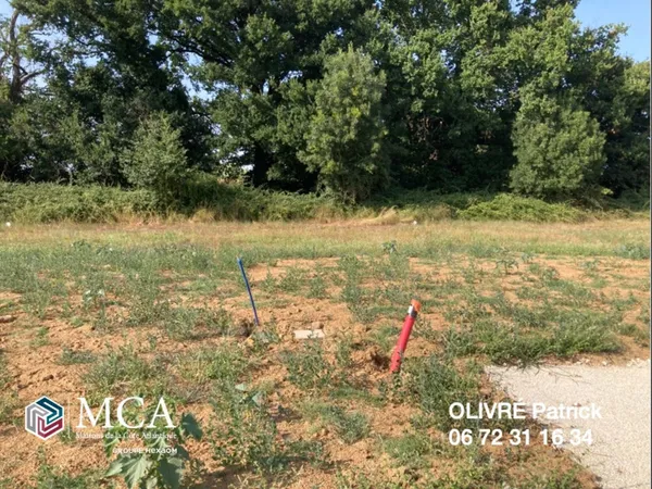 Terrain 444 m²