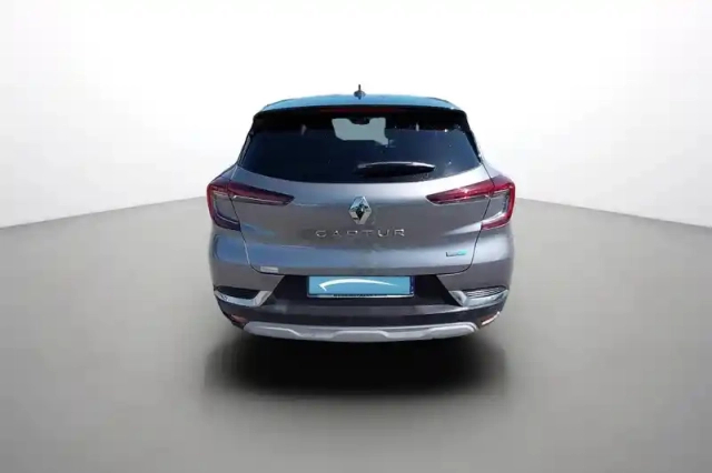 Renault Captur e-tech 145 - 21 — photo 5