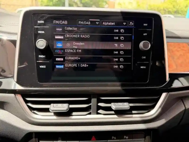 Volkswagen T-Roc 1.5 tsi evo2 150ch r-line dsg7 — photo 14