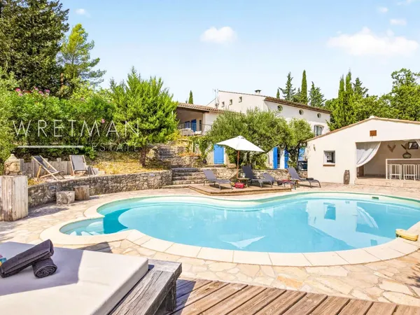 Maison 16 pièces 400 m²