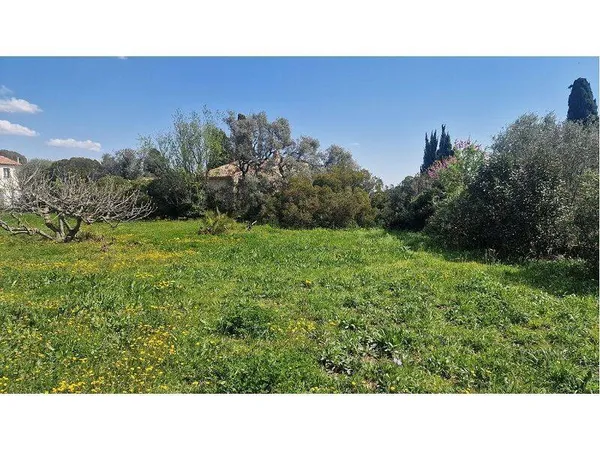 Terrain constructible 400 m²