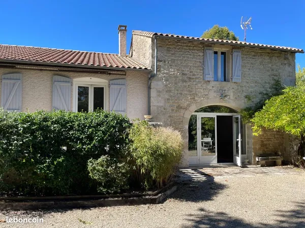 Propriété 7 pièces 200 m²